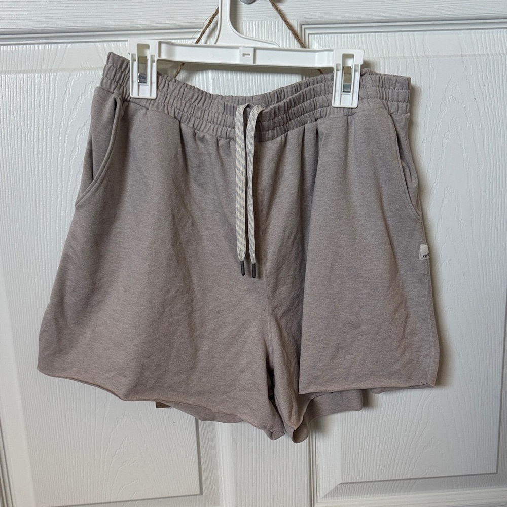 Vuori boyfriend shorts